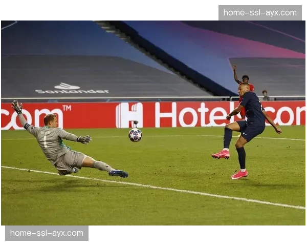 诺伊尔追平卡西纪录，完成欧冠第58场零封