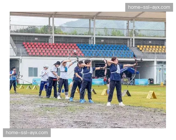 安徽省第十六届运动会高校部手球比赛在宿州体育馆开赛,600余名健儿展开角逐 安徽省第十六届运动会高校部手球比赛在宿州体育馆开赛,600余名健儿展开角逐